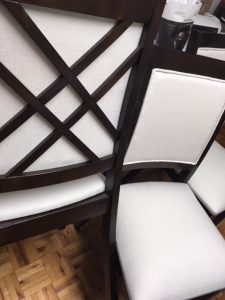assises et dossiers de chaises